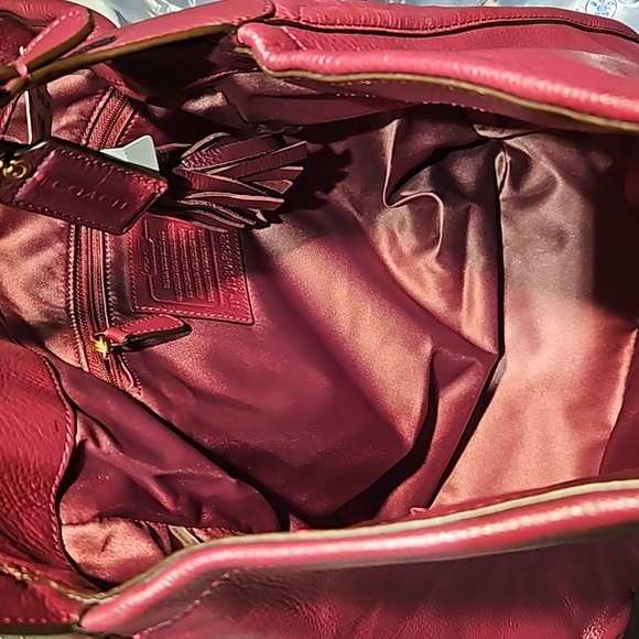 Coach Avery Large Hobo NWT - Picture 8 of 8